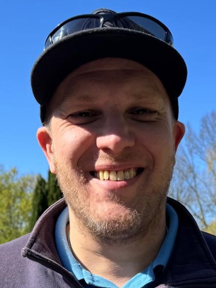 Dennis Profil 2025